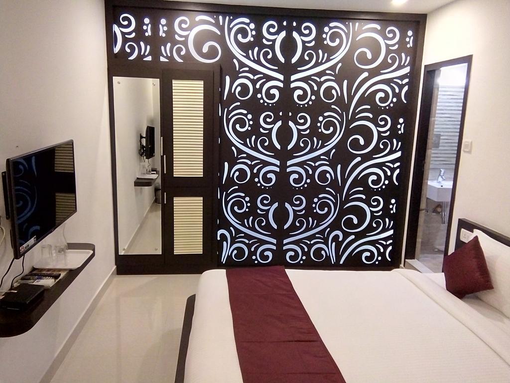 Akshaya Business Hotel *