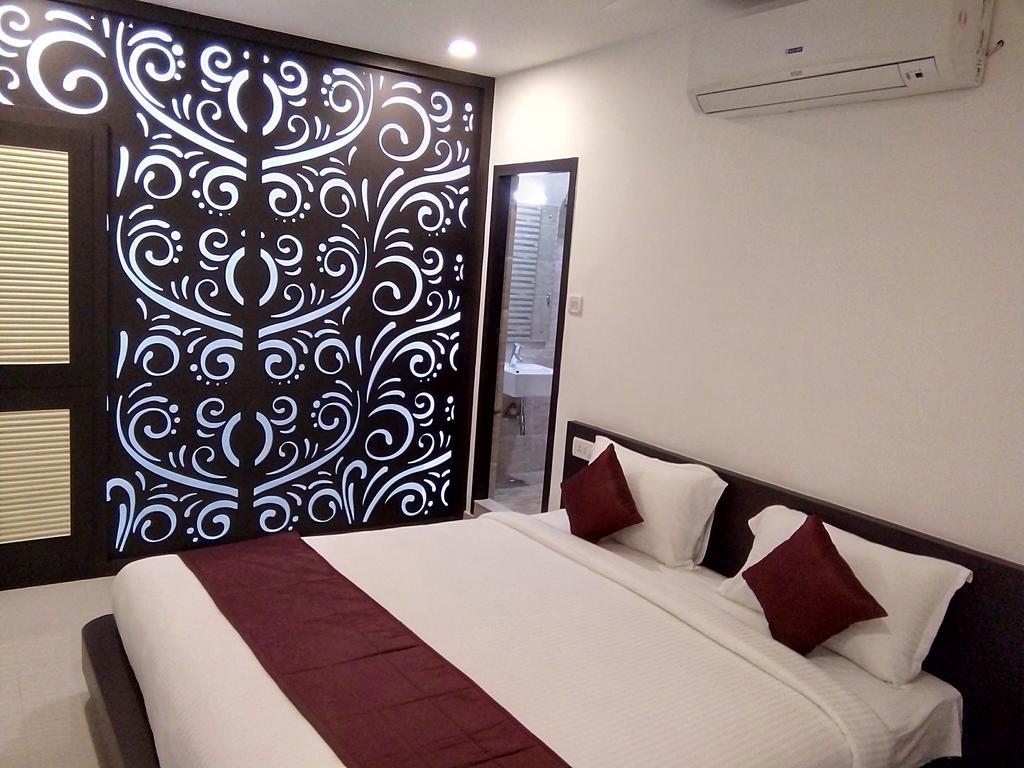 Hotel Akshaya Business *