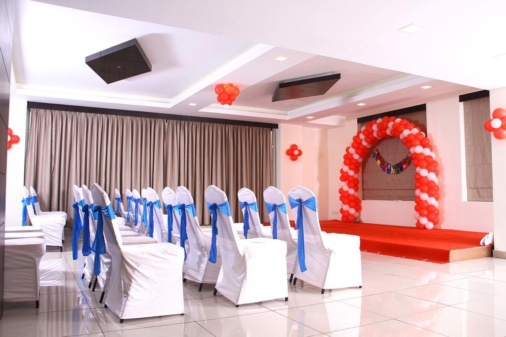 Hotel Akshaya Business *